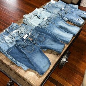 Abercrombie kids Jean bundle size 5/6 long (7 pair)